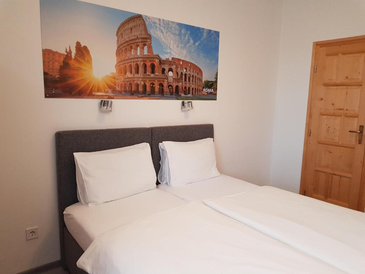 Matyas Panzio Bed & Breakfast Szeged Exterior photo